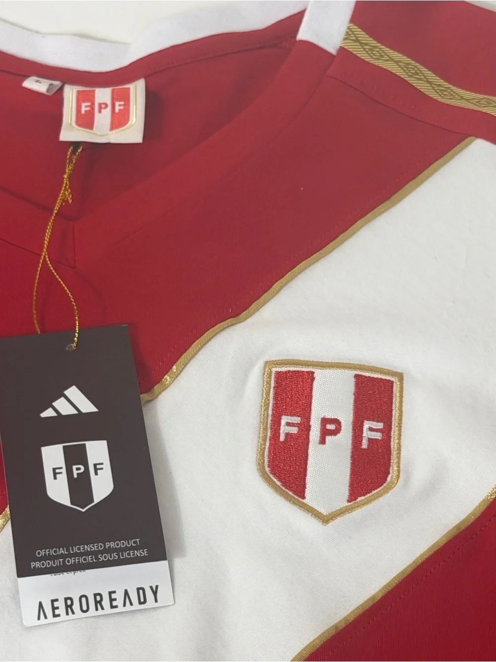 Jersey adidas, Red and White Peru Football Soccer Jersey with Gold Trim.